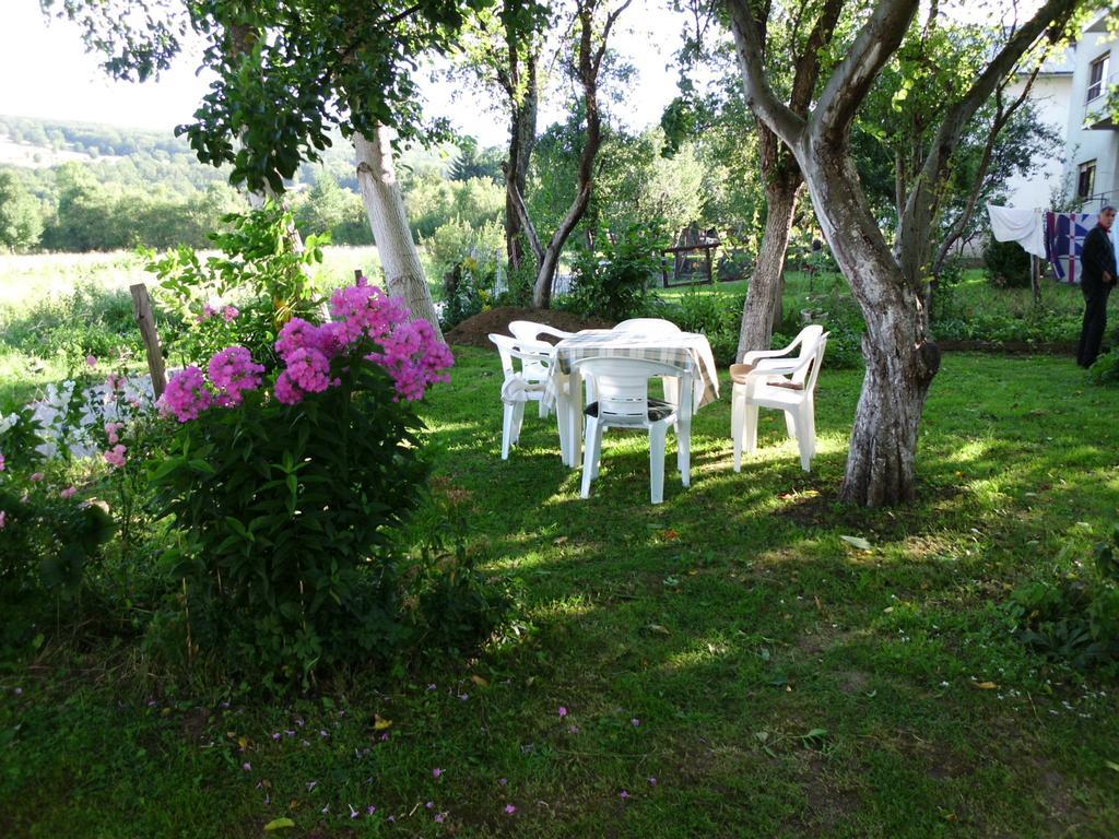 Guest House Krga Korenica Luaran gambar