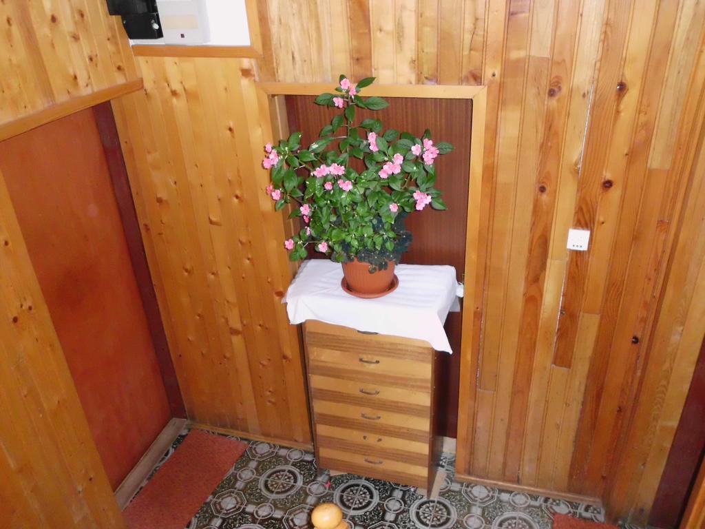 Guest House Krga Korenica Luaran gambar